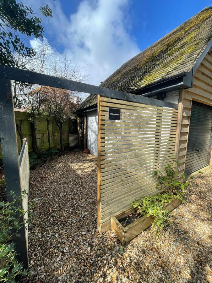 Ferienwohnung The Annexe - Woodland Views And Close To Beach! Barton on Sea Exterior foto