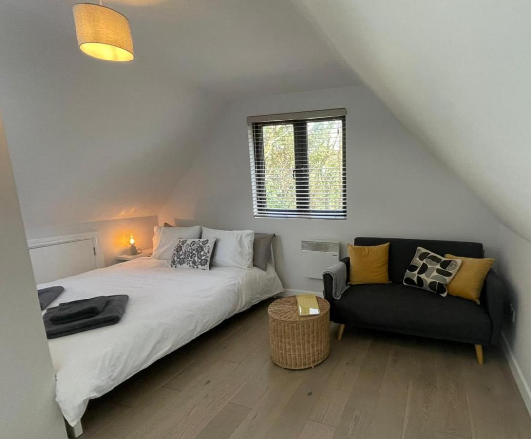Ferienwohnung The Annexe - Woodland Views And Close To Beach! Barton on Sea Exterior foto